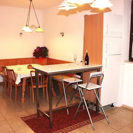 Wenzel Apartment *